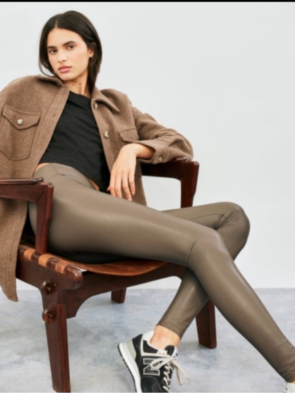 Aritzia Wilfred Free faux leather leggings